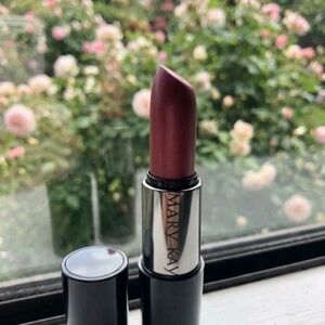 Mary Kay Apple Berry Gel Semi Shine Lipstick